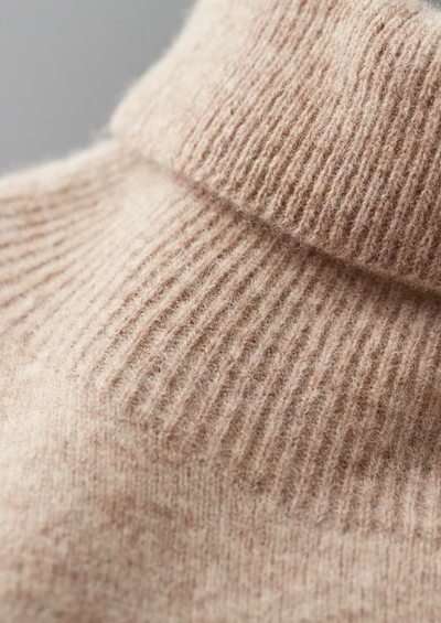 NOBA WOLLE KLASSISCHER ROLLKRAGEN" could be rewritten as "NOBA Classic Wool Turtleneck.