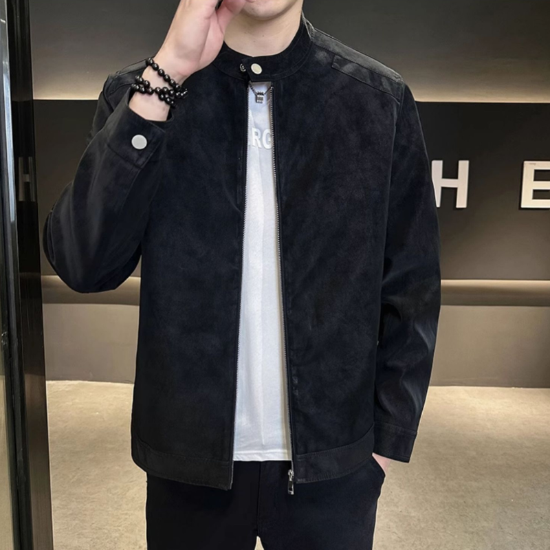 Wildlederjacke" can be rewritten as "Suede Jacket.