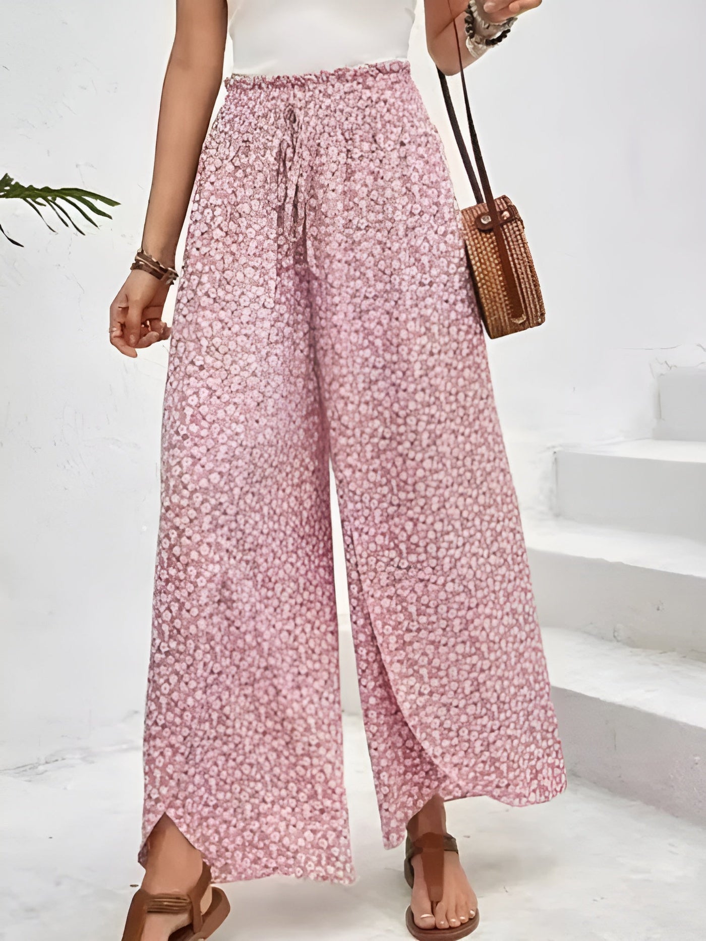 Geometrische Hose mit elastischen Beinen und Kordelzug