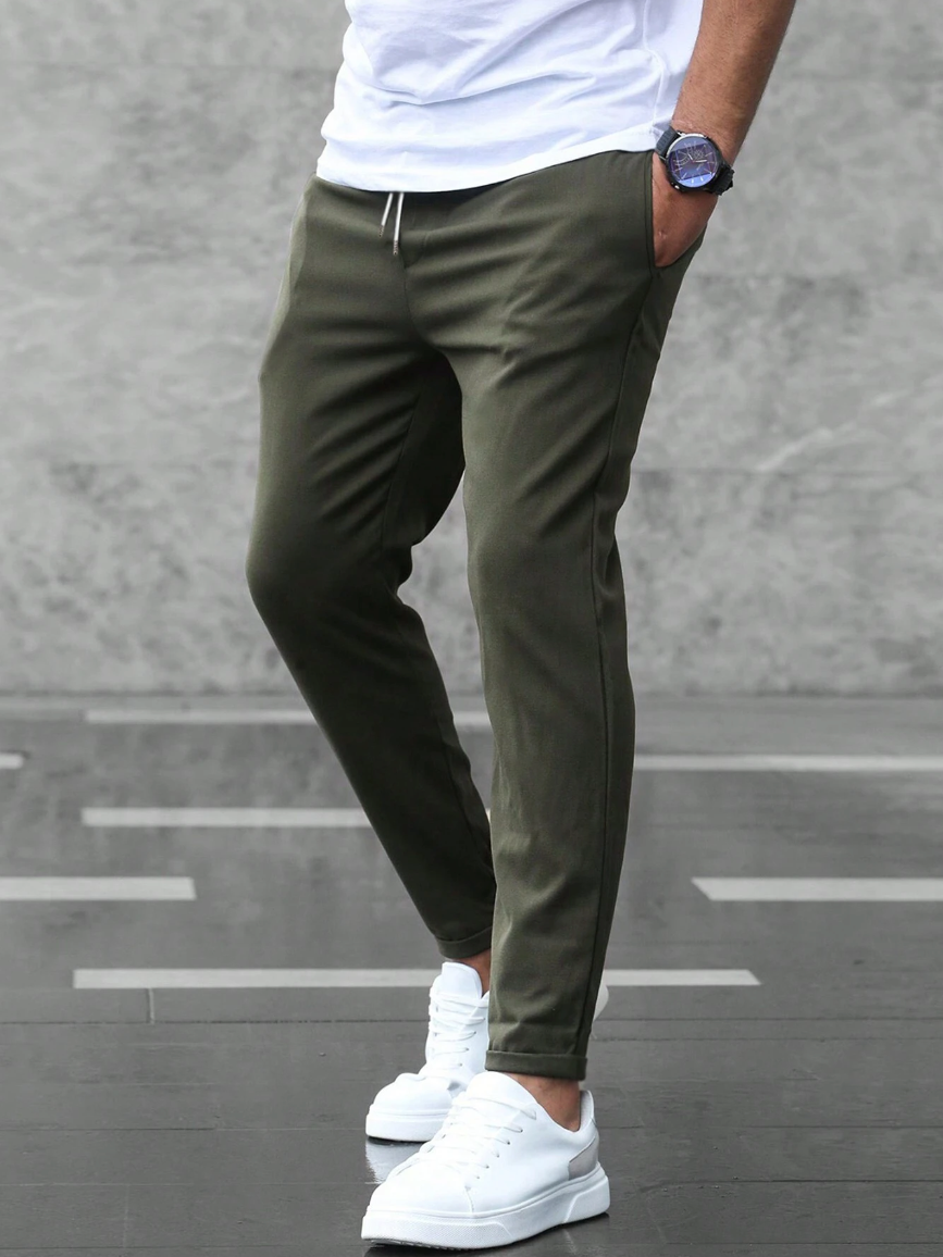 Moderne Stretchhose für Männer