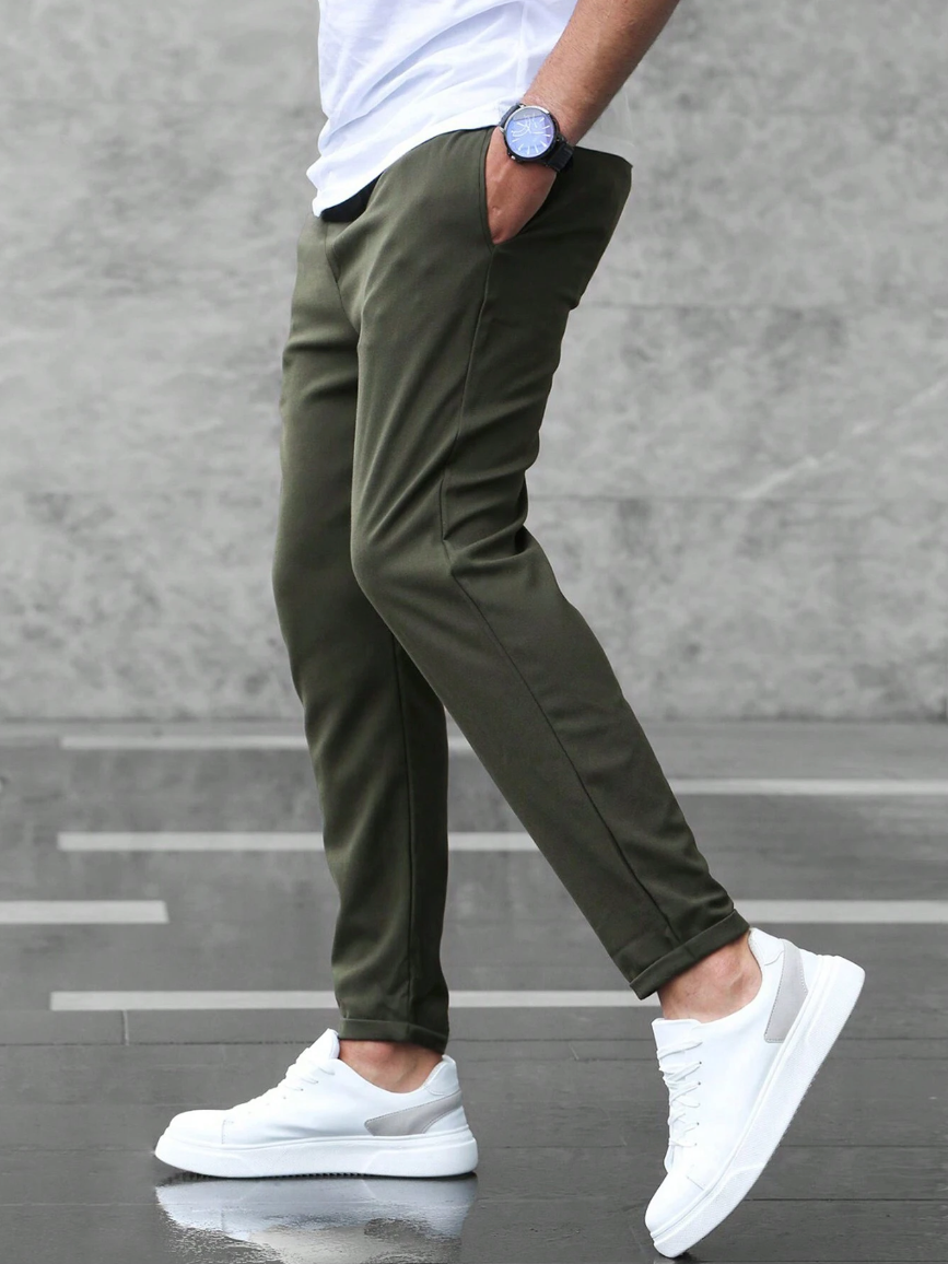 Moderne Stretchhose für Männer