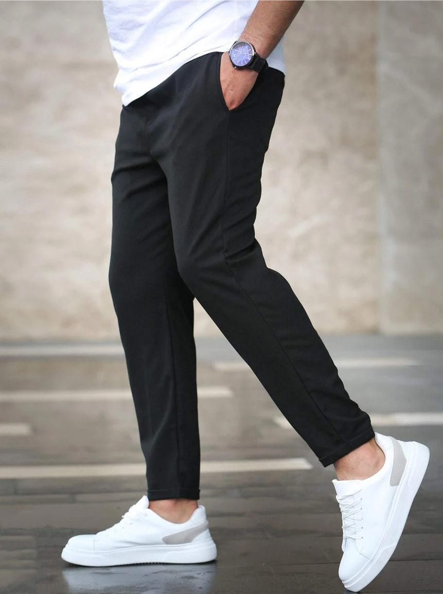 Moderne Stretchhose für Männer