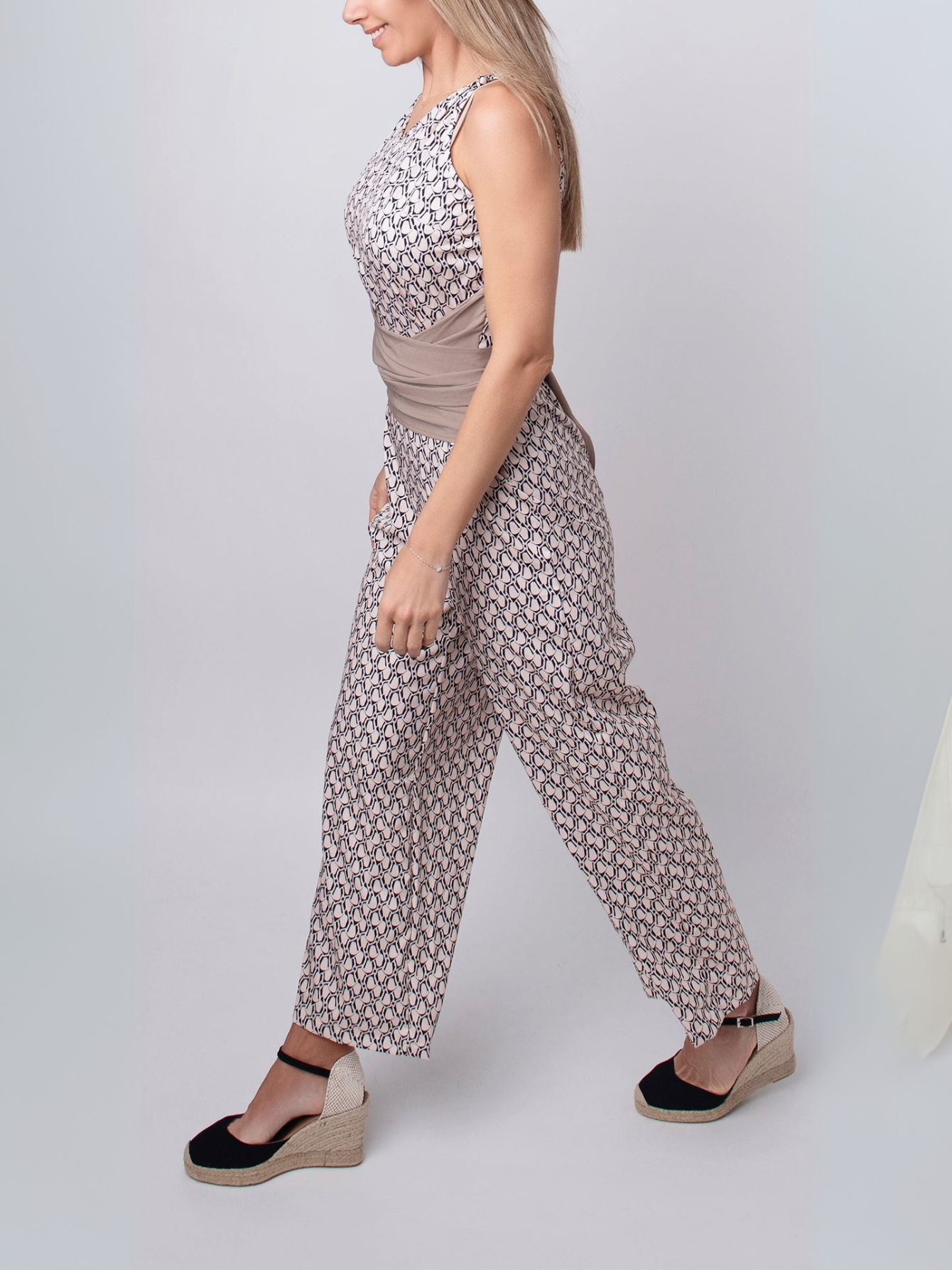 LK® | Ärmelloser Jumpsuit mit Rundhalsausschnitt